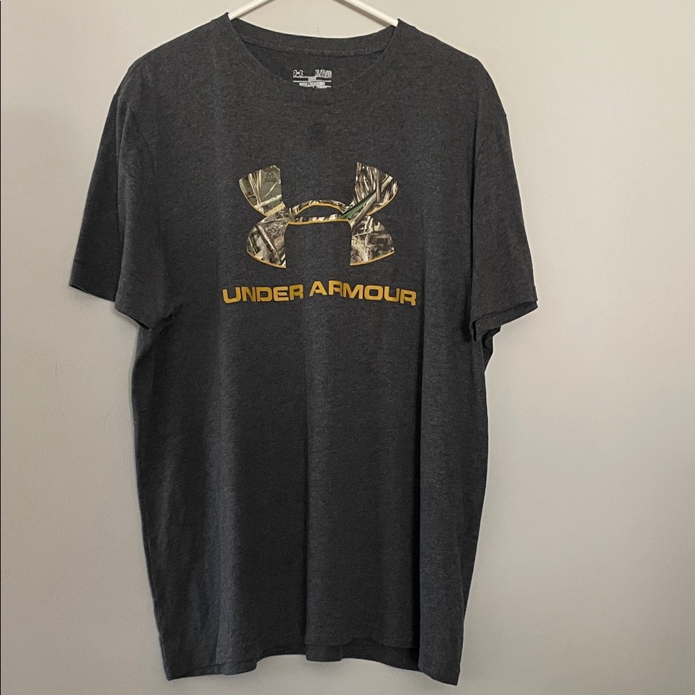 Under Armour Men's Charcoal and Camo Logo Tee